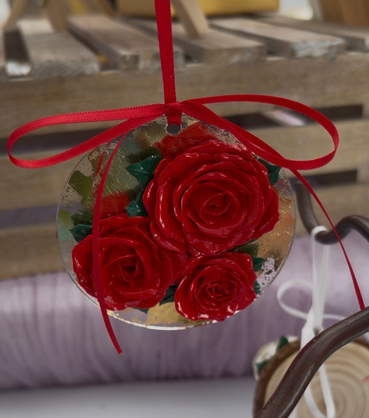 Ornaments: Red Rose Trio on Gold