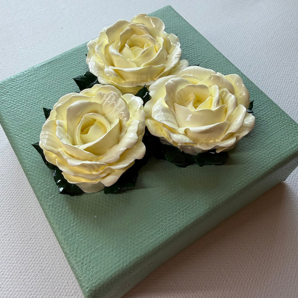 4x4 inch Cream Roses on Green