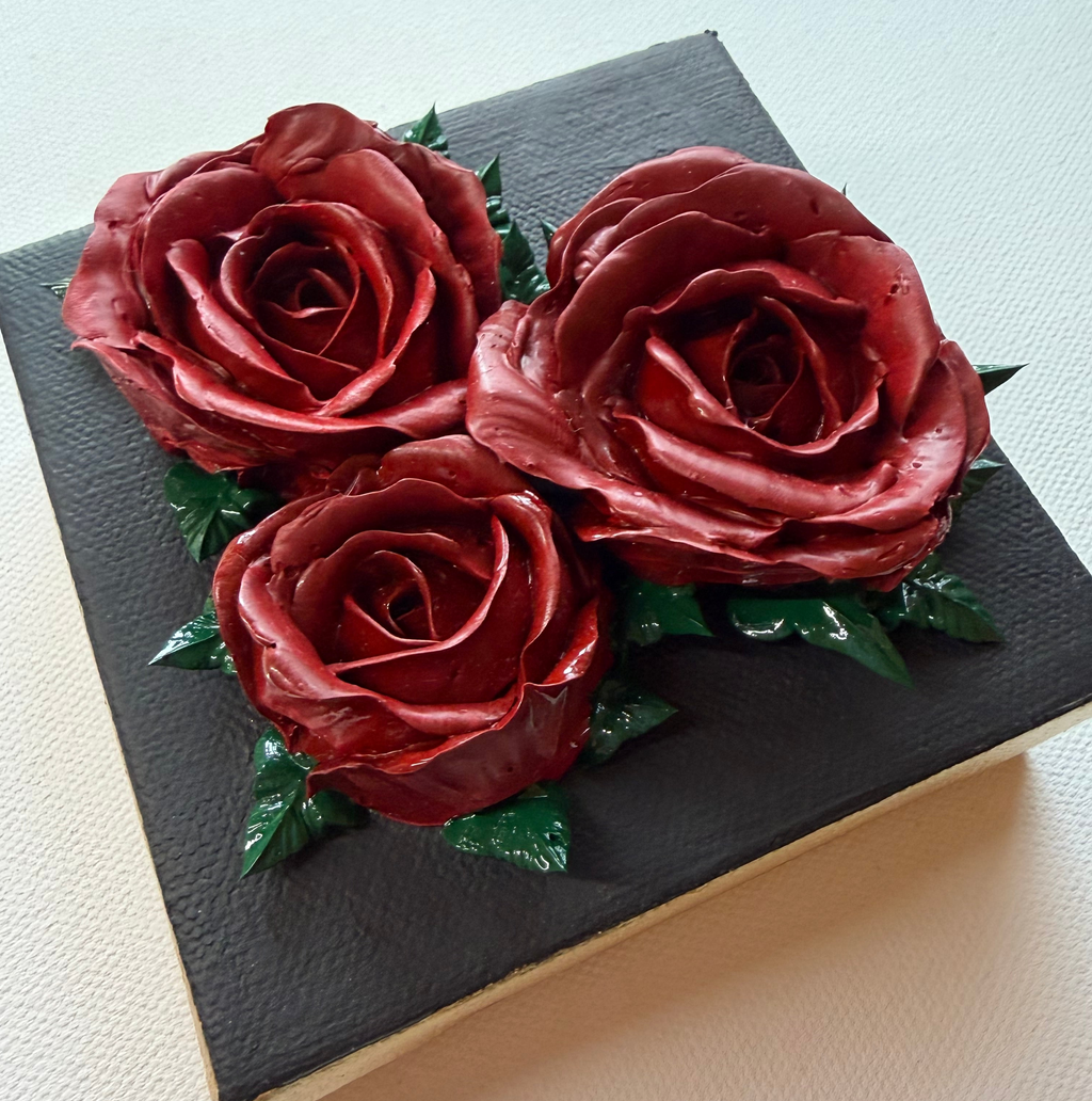 4x4 inch Red Roses on Black with Gold Edges