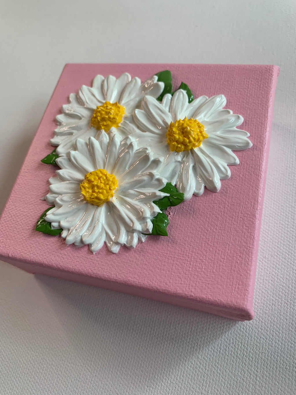 4x4 inch White Daisies on Pink