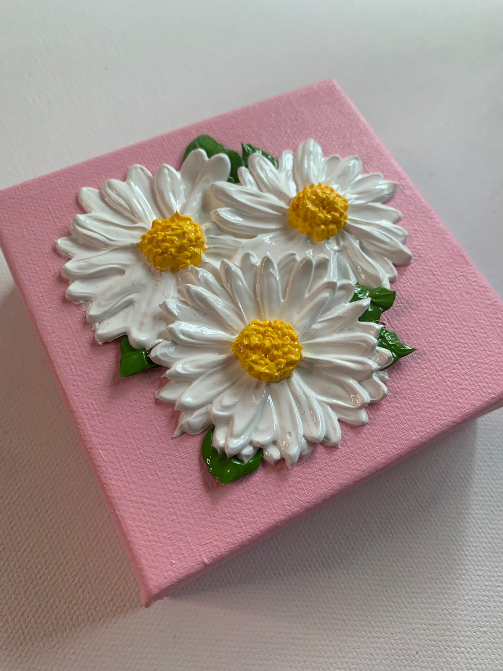 4x4 inch White Daisies on Pink
